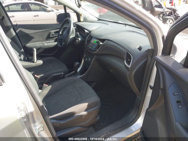 Chevrolet TRAX LS 2017 3GNCJKSBXHL244863 Image 5