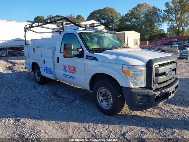 2016 1FDBF3A61GEB98074 main image