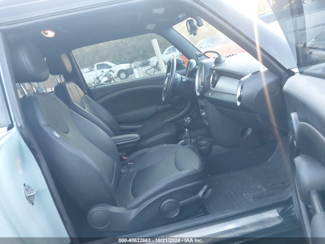 2012 MINI COOPER CLUBMAN WMWZF3C55CT190506 Photo 4