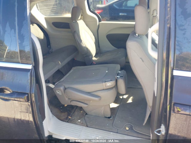 2C4RC1DG4HR607581 Chrysler Pacifica Touring