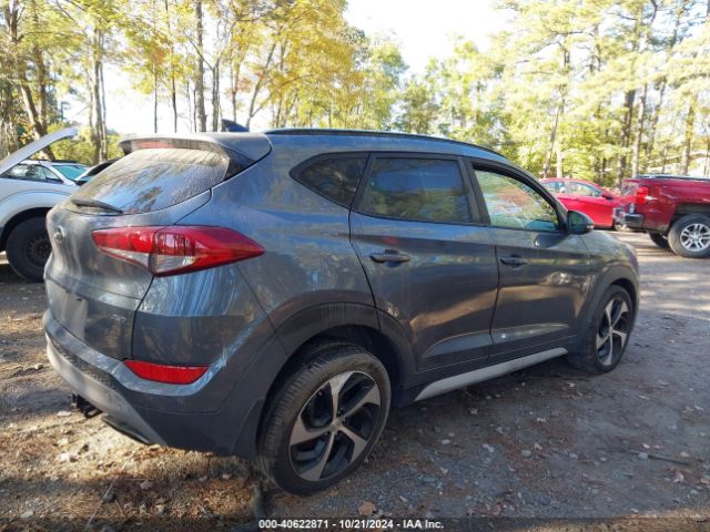 KM8J3CA25JU752490 Hyundai Tucson Value