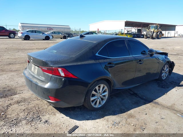 Lexus IS 200T 2016 JTHBA1D26G5032227 Image 4
