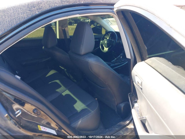 Lexus IS 200T 2016 JTHBA1D26G5032227 Image 8