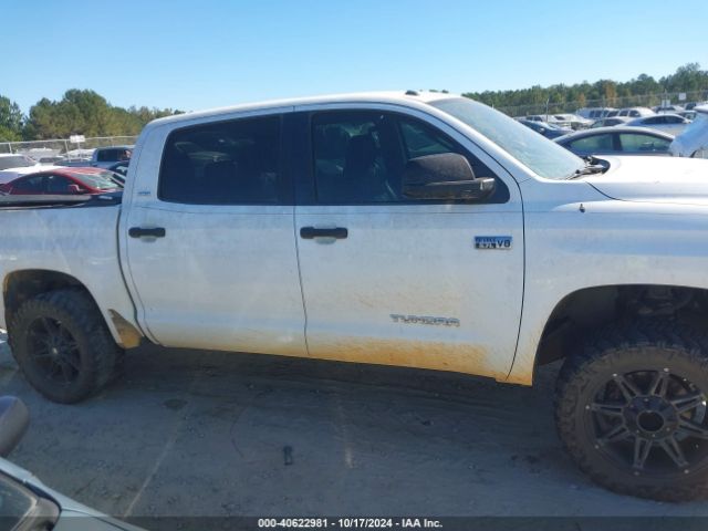 5TFEY5F18EX156409 Toyota Tundra Sr5 5.7l V8