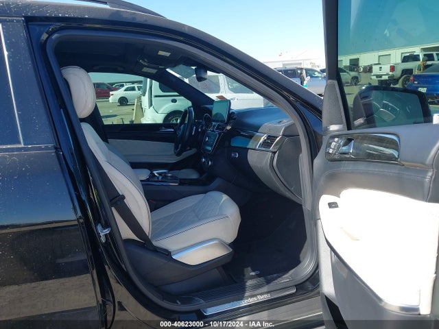 4JGDF7DE8JB061368 Mercedes-Benz Gls 550 4matic