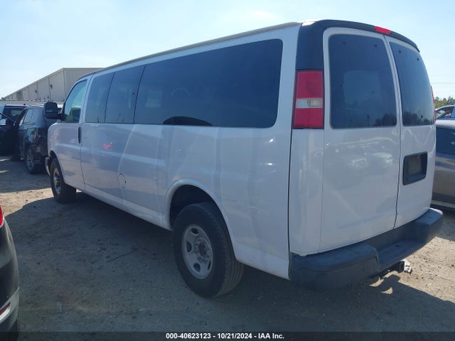 Chevrolet Express 3500 Ls 2015 1GAZGZFG4F1123341 Image 3