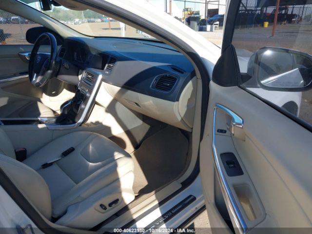 YV140MED1F1213749 Volvo V60 T5 Platinum