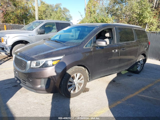 KIA SEDONA LX 2016 KNDMB5C1XG6178650 Image 2