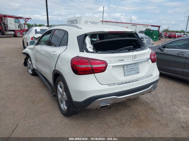 WDCTG4EBXJJ473386 Mercedes-Benz GLA 250