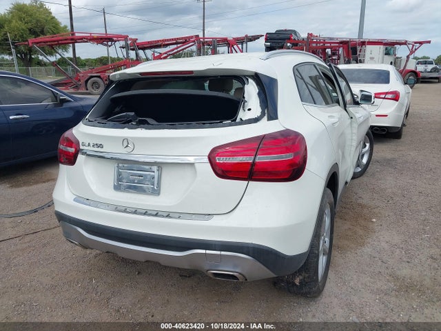 WDCTG4EBXJJ473386 Mercedes-Benz GLA 250