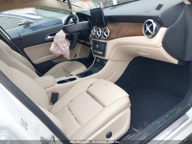 WDCTG4EBXJJ473386 Mercedes-Benz GLA 250