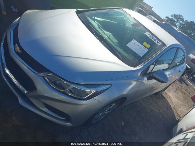 Chevrolet Cruze Ls Auto 2018 1G1BC5SM7J7171665 Image 2