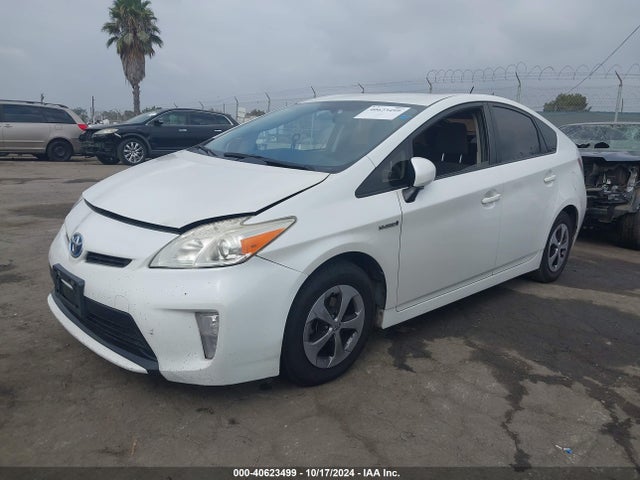 Toyota Prius Two 2015 JTDKN3DU7F0467448 Image 2