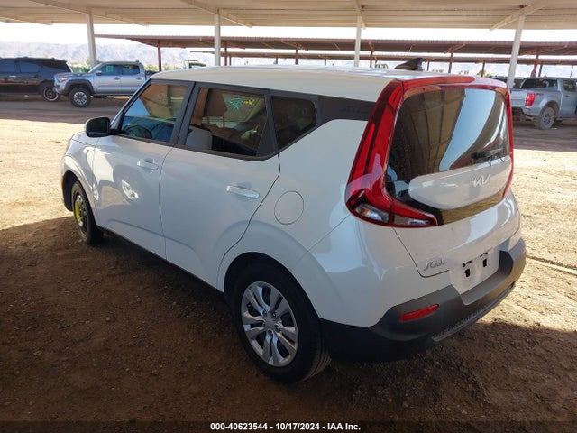 KIA SOUL LX 2022 KNDJ23AU4N7172063 Image 3