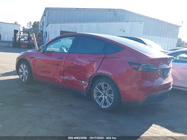 2023 TESLA MODEL Y 7SAYGAEEXPF639431 Photo 2