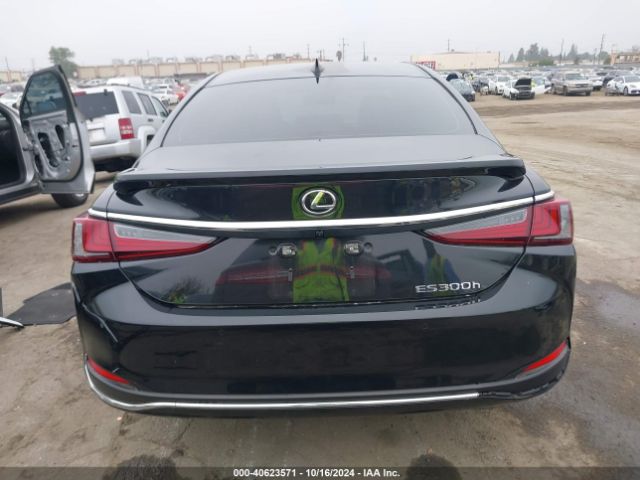 58ADA1C11RU045063 Lexus ES 300H