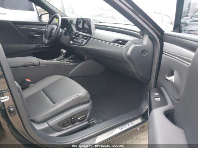 58ADA1C11RU045063 Lexus ES 300H