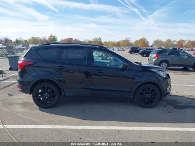 1FMCU0GD9KUB24642 Ford ESCAPE SE