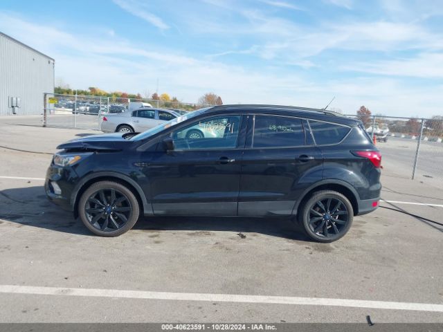 1FMCU0GD9KUB24642 Ford ESCAPE SE