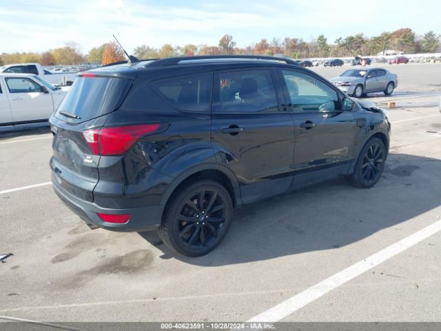 1FMCU0GD9KUB24642 Ford ESCAPE SE