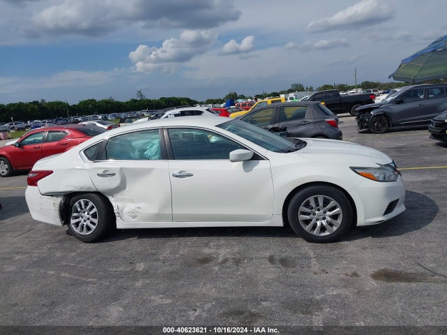 Nissan Altima 2.5 S 2018 1N4AL3APXJC118894 Image 12