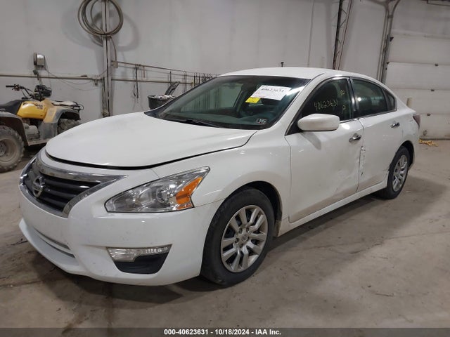 Nissan Altima 2.5 S 2015 1N4AL3AP7FC285396 Image 2