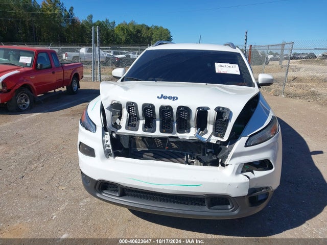 1C4PJLCB5HD231121 Jeep Cherokee Latitude Fwd