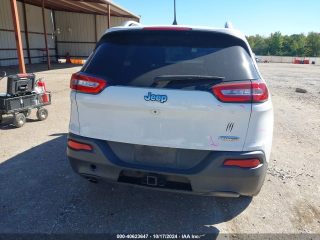 1C4PJLCB5HD231121 Jeep Cherokee Latitude Fwd
