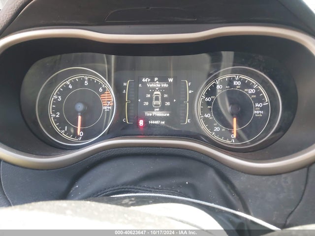 1C4PJLCB5HD231121 Jeep Cherokee Latitude Fwd