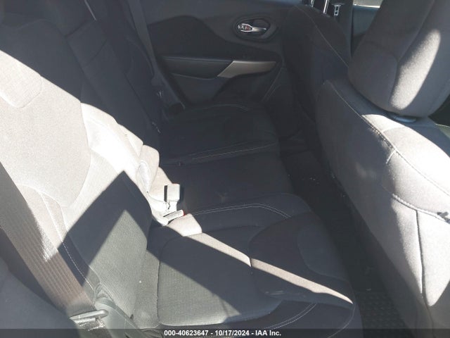 1C4PJLCB5HD231121 Jeep Cherokee Latitude Fwd