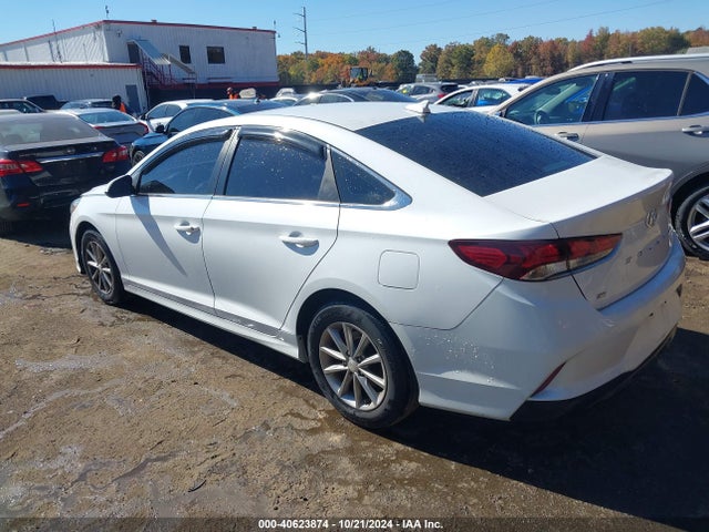 Hyundai SONATA SE 2018 5NPE24AF3JH705650 Image 3