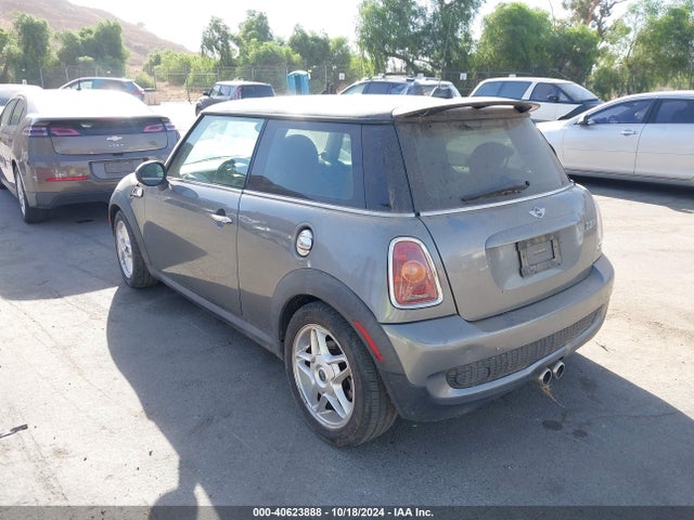 2009 MINI COOPER S WMWMF73599TW81994 Photo 2