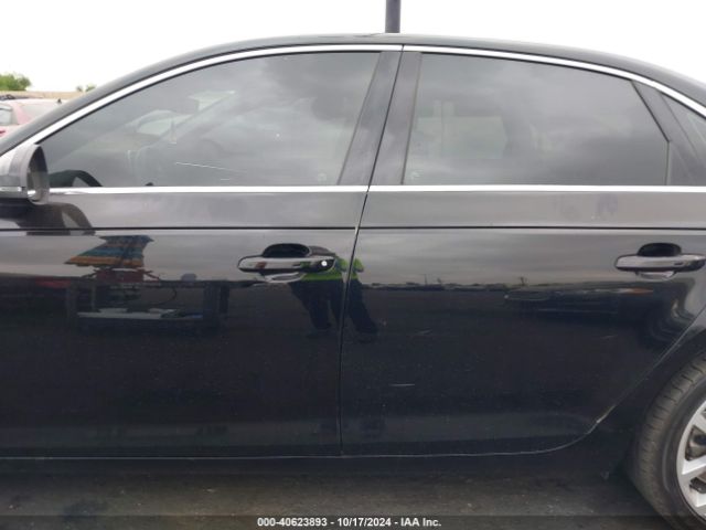 WAUHMAF47KA014933 Audi A4 40 Premium