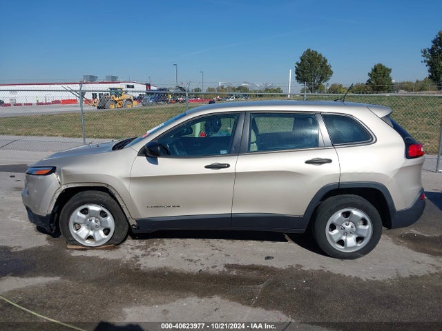 1C4PJLAB3FW579052 Jeep Cherokee Sport