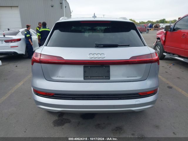 WA1AAAGE5NB005046 Audi E-tron Premium Quattro