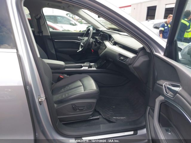 WA1AAAGE5NB005046 Audi E-tron Premium Quattro