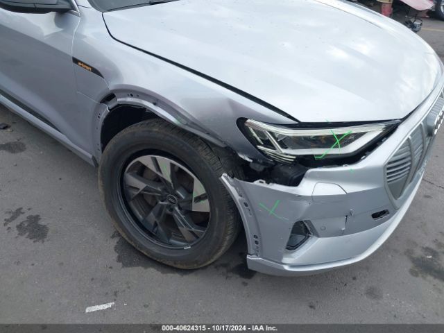 WA1AAAGE5NB005046 Audi E-tron Premium Quattro