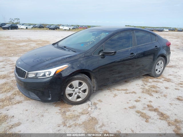 KIA FORTE LX 2017 3KPFK4A76HE130858 Image 2