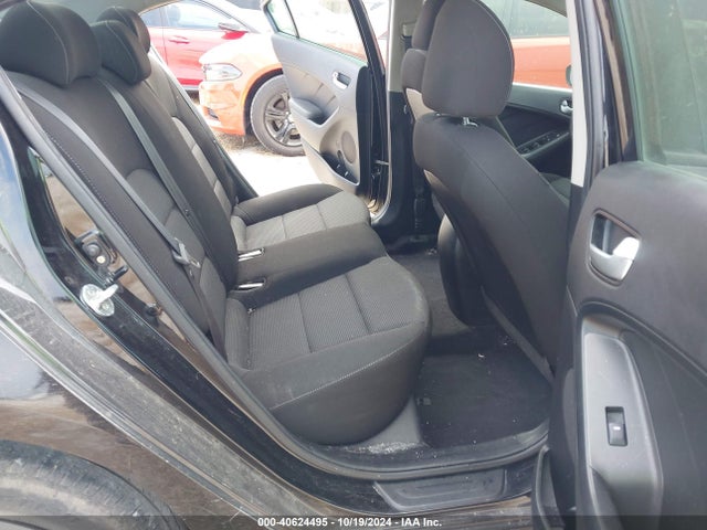 KIA FORTE LX 2017 3KPFK4A76HE130858 Image 8