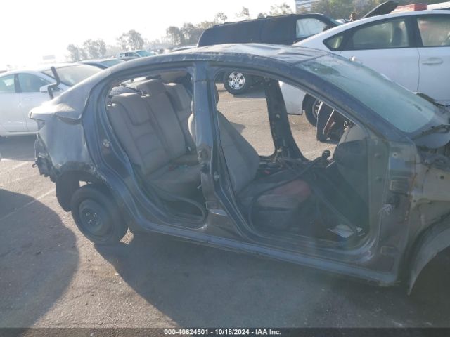 3MYDLBYV4KY526887 Toyota YARIS LE