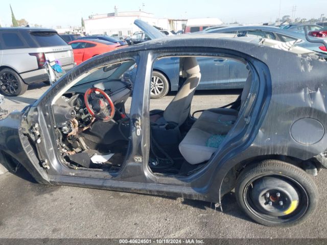 3MYDLBYV4KY526887 Toyota YARIS LE