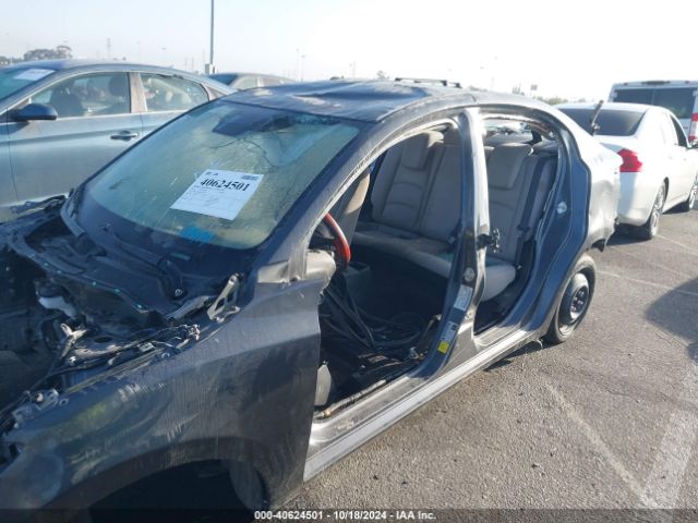 3MYDLBYV4KY526887 Toyota YARIS LE