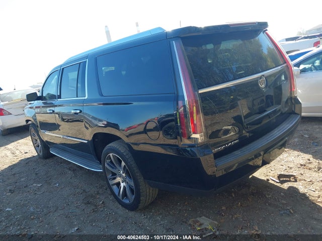 2015 CADILLAC ESCALADE ESV 1GYS4HKJ9FR273261 Photo 2