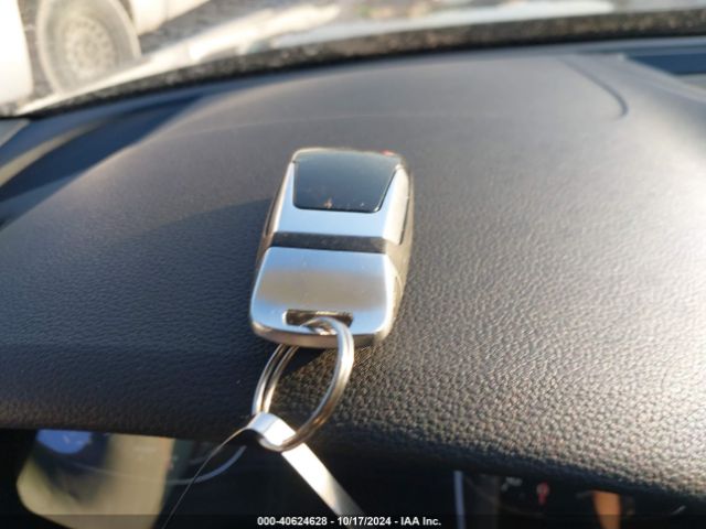 2017 AUDI A4 WAUENAF41HN025105 Photo 10