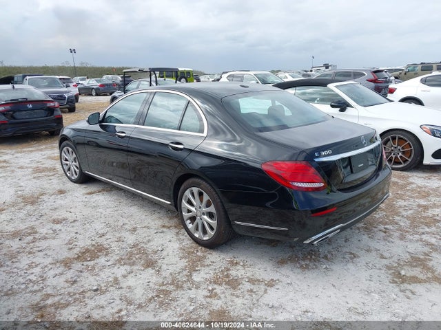 WDDZF4JB0HA068811 Mercedes-Benz E 300