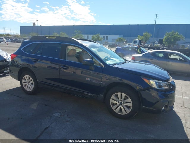 Subaru Outback 2.5i Premium 2018 4S4BSACC1J3374613 Image 1