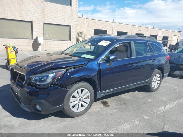 Subaru Outback 2.5i Premium 2018 4S4BSACC1J3374613 Image 2