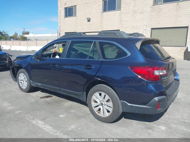 Subaru Outback 2.5i Premium 2018 4S4BSACC1J3374613 Image 3