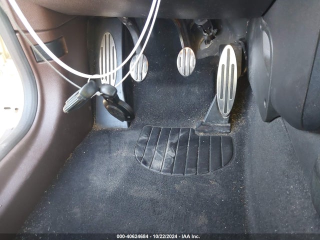 2009 MINI JOHN COOPER WORKS CLUBMAN WMWMM935X9TF99227 Photo 10