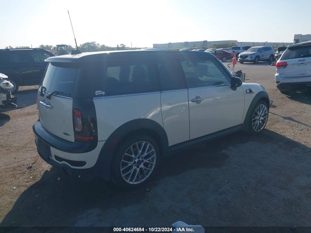 2009 MINI JOHN COOPER WORKS CLUBMAN WMWMM935X9TF99227 Photo 3